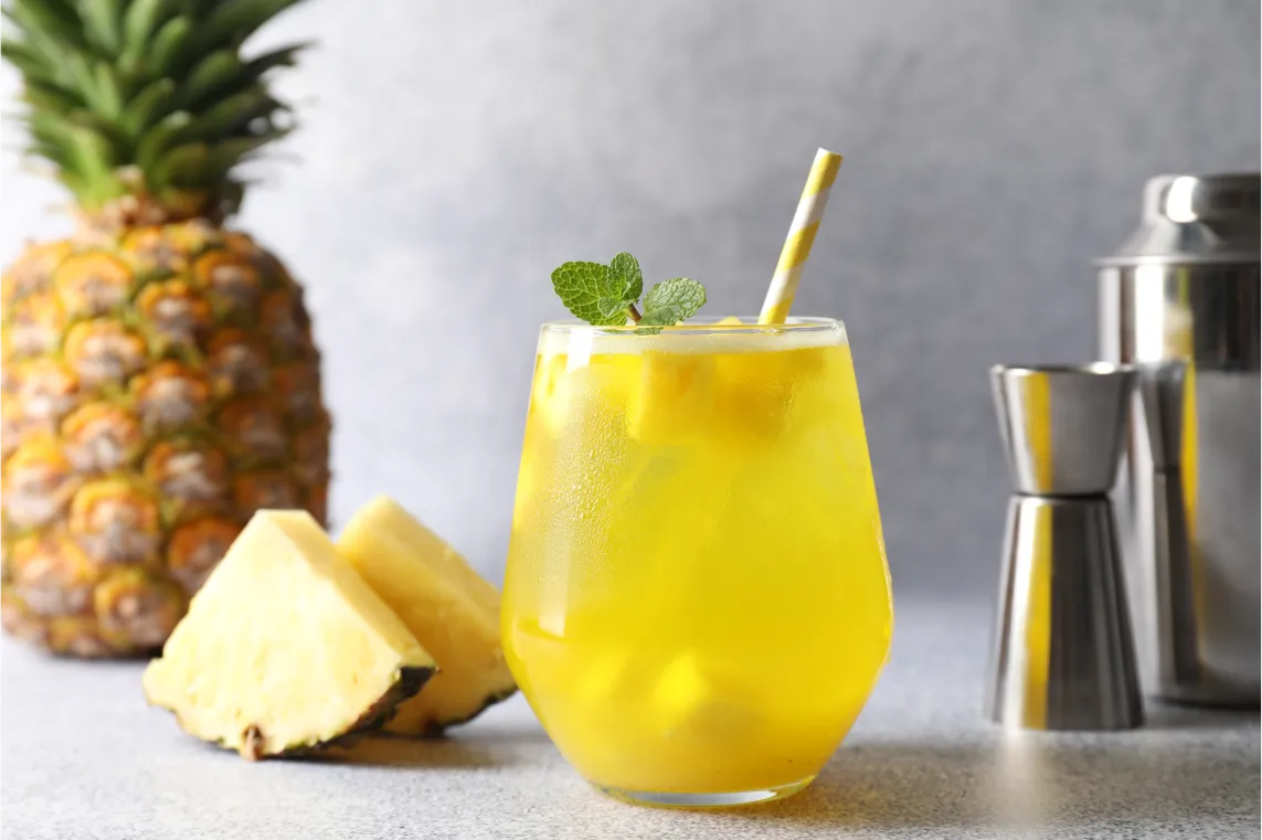 Non-Alcoholic Pineapple Rum Punch: Tropical Flavor Without the Booze